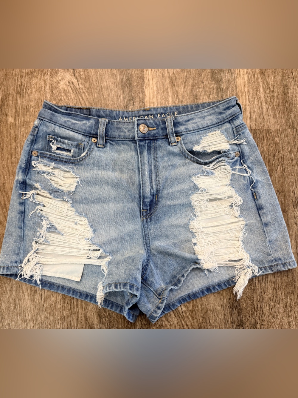 American Eagle Light Destroyed Denim Mom Shorts Sz 4